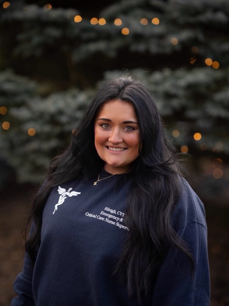 Rileigh Innis at Seacoast Emergency and Referral Veterinary Hospital